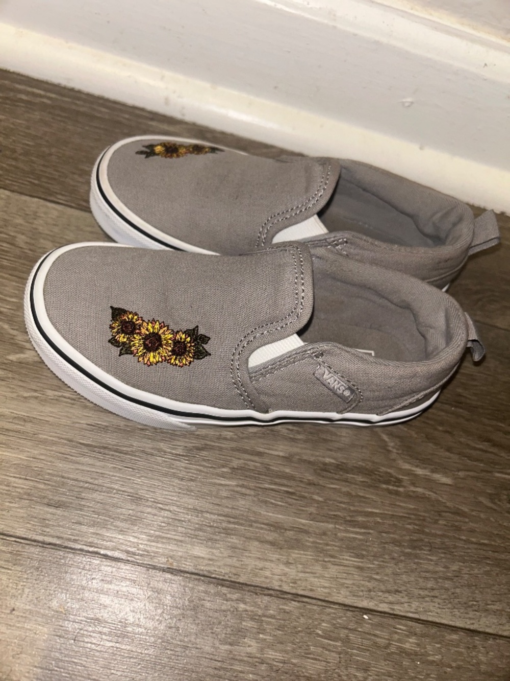 Vans - Picture 3 of 6